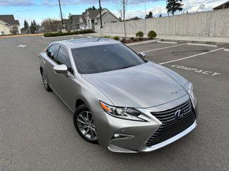 Used 2016 Lexus ES 300h image 1