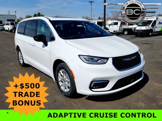 New 2025 Chrysler Pacifica Select image 1