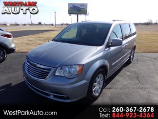 Used 2016 Chrysler Town & Country Touring image 1