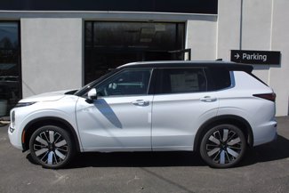 New 2025 Mitsubishi Outlander SEL image 1