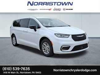 New 2026 Chrysler Pacifica Select image 1