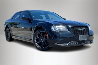 Used 2019 Chrysler 300 Touring w/ Sport Appearance Package image 1