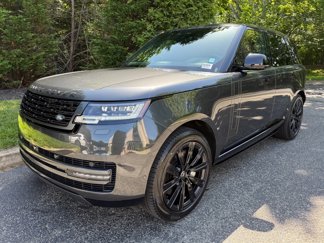 Used 2025 Land Rover Range Rover SE image 1