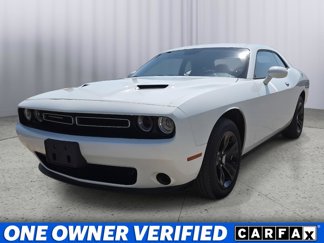 Used 2023 Dodge Challenger SXT image 1