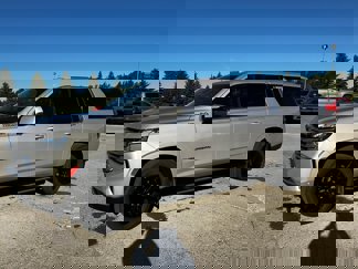 Used 2024 Chevrolet Suburban High Country w/ Advanced Technology Package image 1