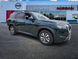 New 2025 Nissan Pathfinder SL image 1