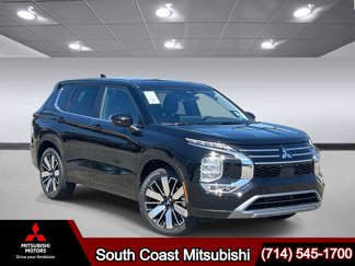 New 2025 Mitsubishi Outlander SE image 1