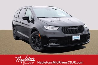 New 2025 Chrysler Pacifica Premium image 1