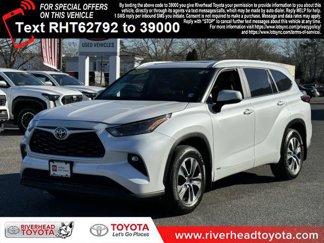 Certified 2023 Toyota Highlander XLE image 1
