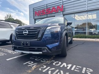 New 2025 Nissan Pathfinder SL w/ SL Premium Package image 1
