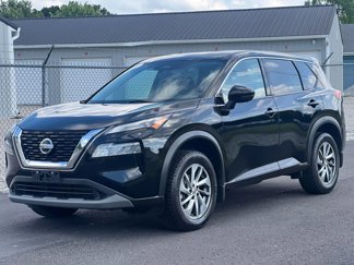 Used 2021 Nissan Rogue SV image 1