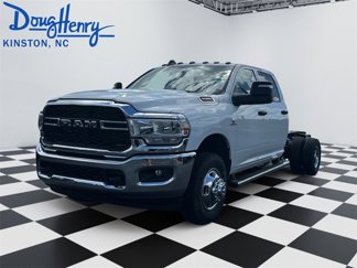 New 2024 RAM 3500 Tradesman w/ Chrome Appearance Group image 1