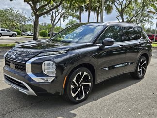 Used 2023 Mitsubishi Outlander SEL image 1