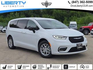 New 2025 Chrysler Pacifica Select image 1
