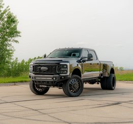 Used 2024 Ford F350 Platinum image 1