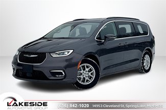 Used 2022 Chrysler Pacifica Touring-L image 1