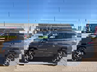Used 2024 Jeep Grand Cherokee L Limited image 1