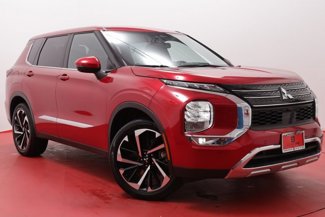 Used 2024 Mitsubishi Outlander SEL image 1