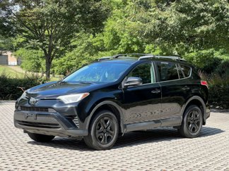 Used 2018 Toyota RAV4 LE image 1