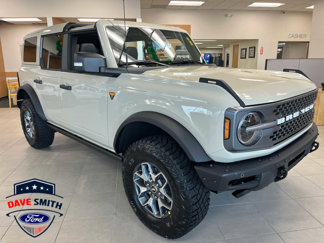 New 2025 Ford Bronco Badlands image 1