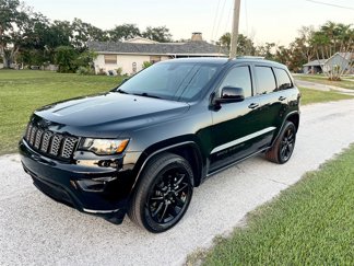 Used 2020 Jeep Grand Cherokee Altitude image 1