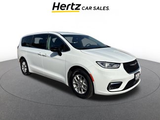 Used 2024 Chrysler Pacifica Touring-L image 1