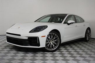 Used 2025 Porsche Panamera image 1