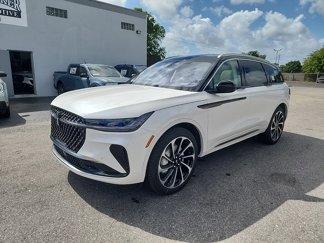 New 2025 Lincoln Nautilus Black Label image 1