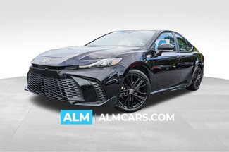 Used 2025 Toyota Camry SE image 1