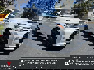 Used 2016 Toyota Avalon Touring image 1