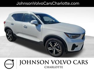 Certified 2025 Volvo XC40 B5 Core image 1