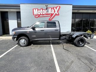 Used 2022 RAM 3500 Big Horn w/ Protection Group image 1