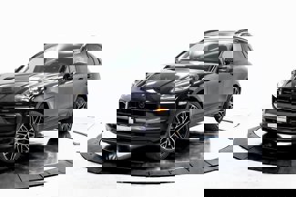 Certified 2025 Porsche Macan Turbo image 1