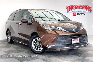 Used 2023 Toyota Sienna XLE image 1
