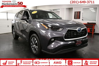 Certified 2024 Toyota Highlander XLE image 1