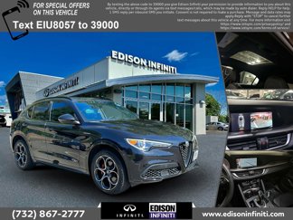 Used 2023 Alfa Romeo Stelvio Veloce image 1
