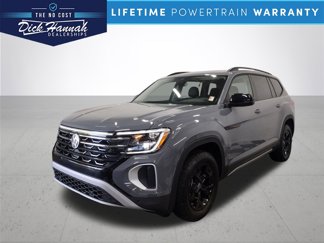 New 2025 Volkswagen Atlas Peak Edition SE image 1