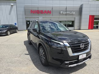 New 2025 Nissan Pathfinder SL image 1