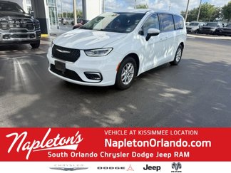 Used 2023 Chrysler Pacifica Touring-L image 1