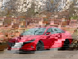 Used 2021 Hyundai Elantra SEL image 1