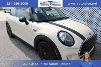 Used 2019 MINI Cooper 2-Door Hardtop w/ Signature Upholstery Package image 1