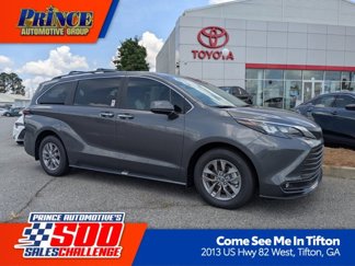 New 2025 Toyota Sienna XLE image 1