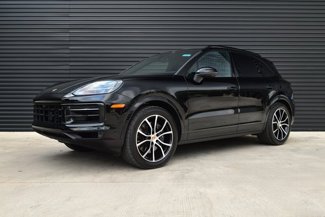 Used 2024 Porsche Cayenne image 1