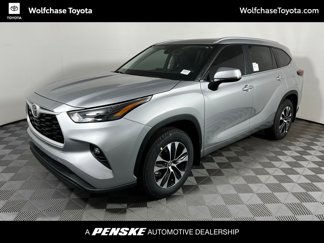 New 2025 Toyota Highlander XLE image 1