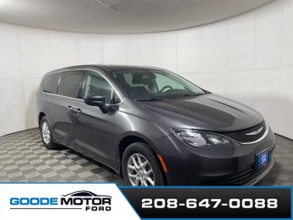 Used 2020 Chrysler Voyager LX image 1