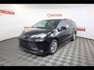 Used 2025 Toyota Sienna XLE w/ XLE Plus Package image 1