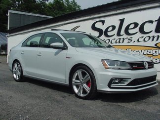 Used 2017 Volkswagen Jetta GLI image 1