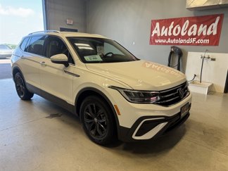 Used 2024 Volkswagen Tiguan SE image 1
