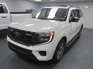 New 2025 Ford Expedition Active image 1