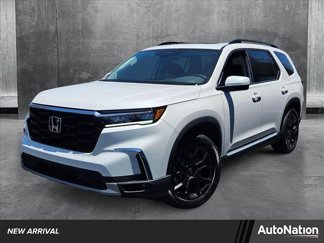 New 2025 Honda Pilot Touring image 1